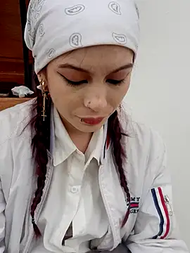 _yuyi stripchat live cam model
