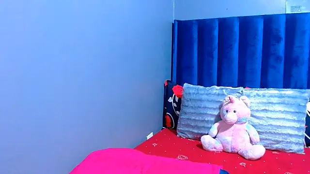 Candycrush2555 stripchat live cam model