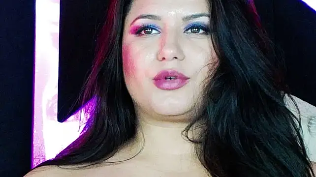EssenaMonroe stripchat live cam model