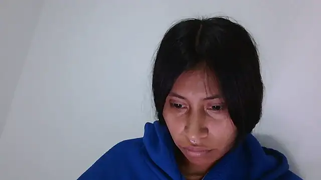 Pocahontas_Honey stripchat live cam model