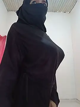 aisha-faraah stripchat live cam model