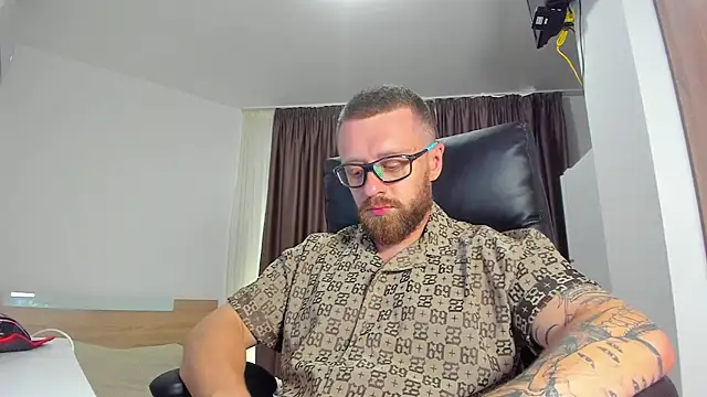 Findom_guy stripchat live cam model