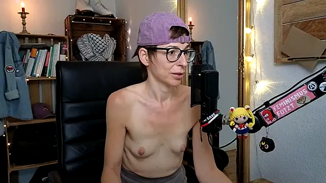 Antifistin stripchat live cam model