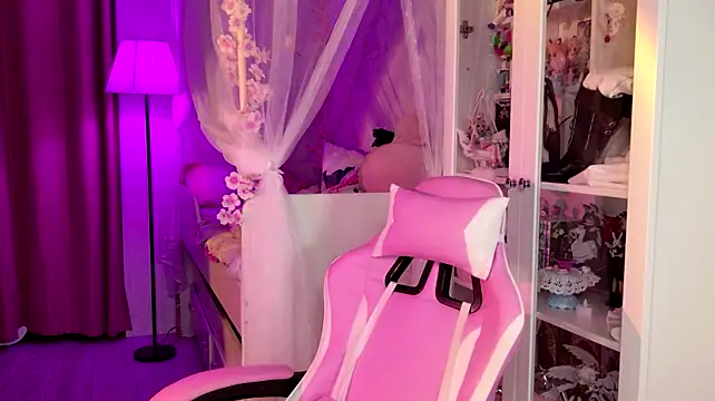 MiraJades stripchat live cam model
