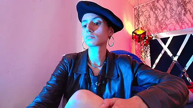 Fieramadame stripchat live cam model