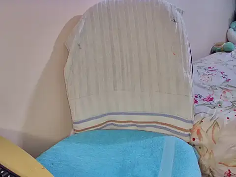 julypretty stripchat live cam model