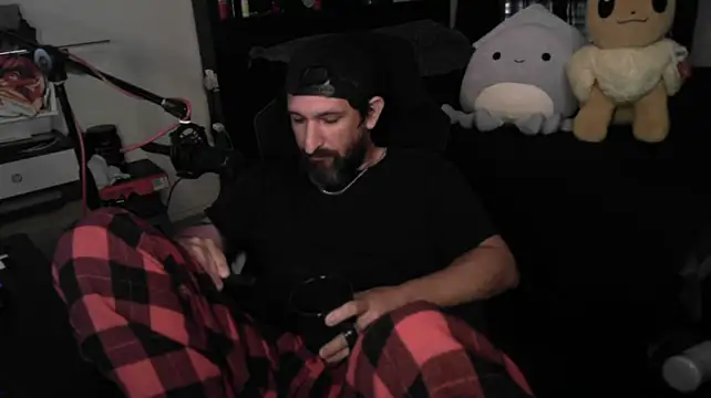 DevilPup75_ stripchat live cam model