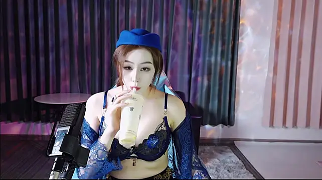 yoyo-nice stripchat live cam model