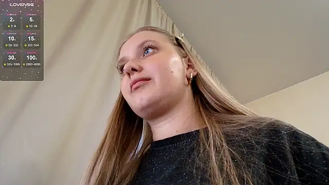 Adr1ana_ stripchat live cam model