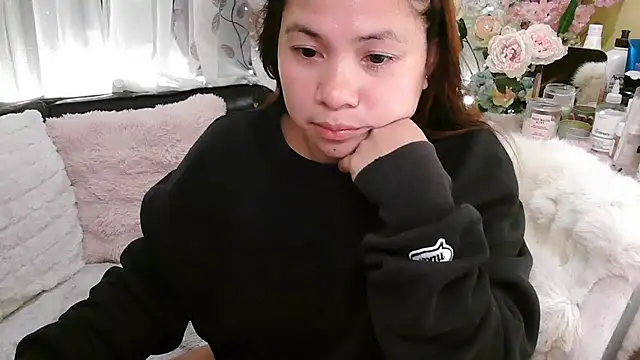 OhmyPinay stripchat live cam model