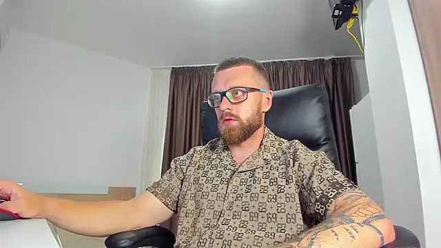 Findom_guy stripchat live cam model