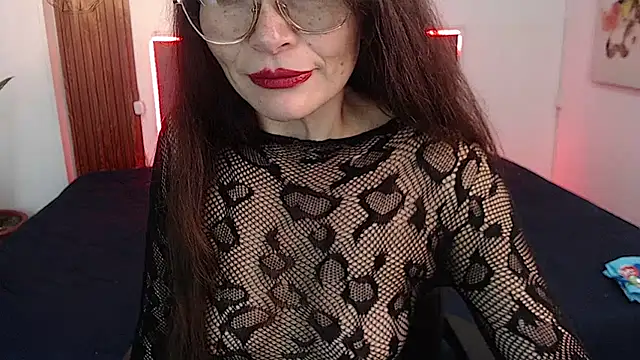 _naomi_s stripchat live cam model