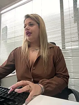 kahreal stripchat live cam model