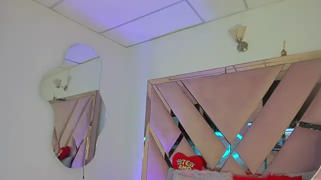 Coralhtx stripchat live cam model