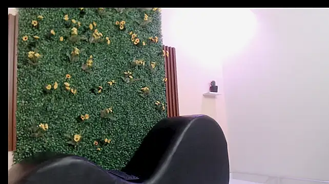 paola20atletic stripchat live cam model