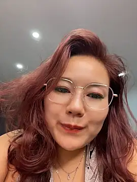 Elowen-520 stripchat live cam model