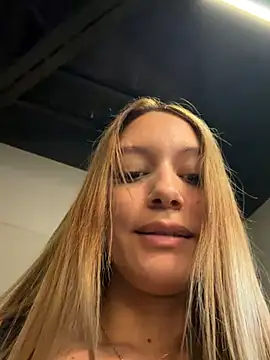 Ana____ stripchat live cam model