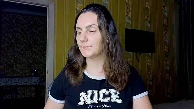 Miss-Understood stripchat live cam model