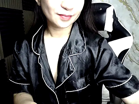 Mia_2022 stripchat live cam model