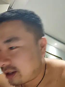 guozuo stripchat live cam model