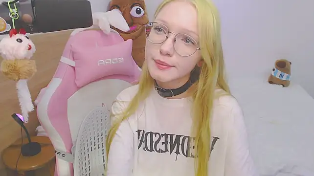 blush stripchat live cam model