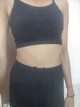 Amisha_kaur stripchat live cam model