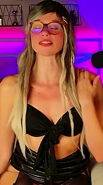 Kittychatte stripchat live cam model