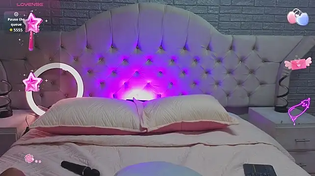CoralRigan stripchat live cam model