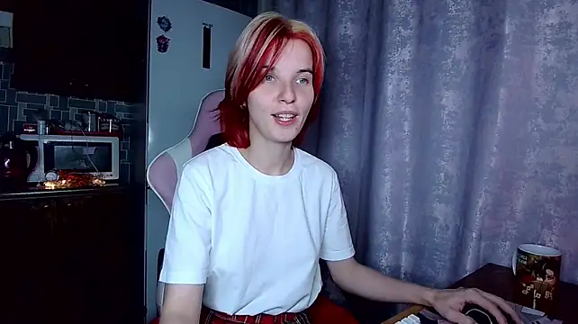 Madelaineses stripchat live cam model