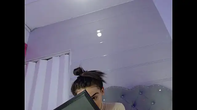 sofiaspring stripchat live cam model