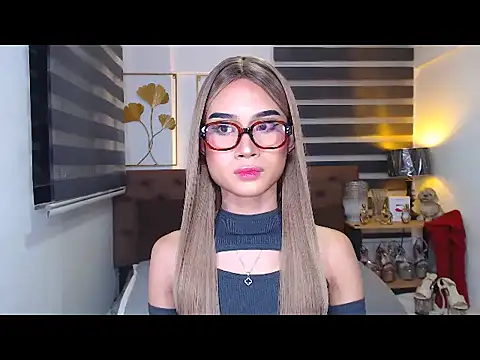 JuicyCockThea stripchat live cam model