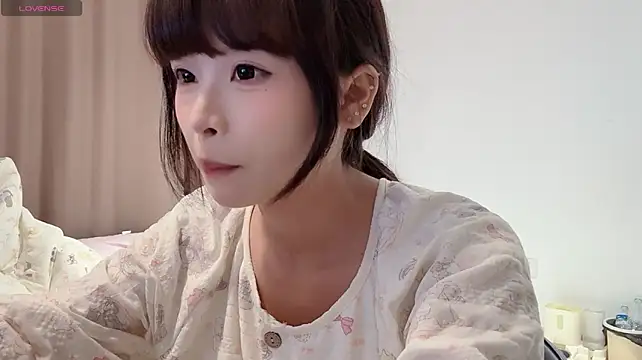 Yunduo88 stripchat live cam model