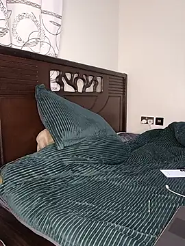 The_naughtyone stripchat live cam model