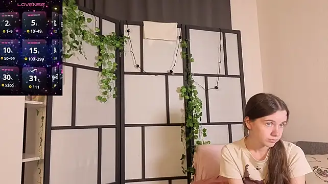 MyrtaMcclaney stripchat live cam model