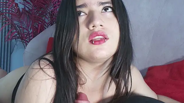LizzyRaven stripchat live cam model