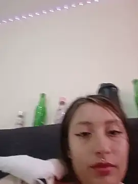 MiaSaen stripchat live cam model