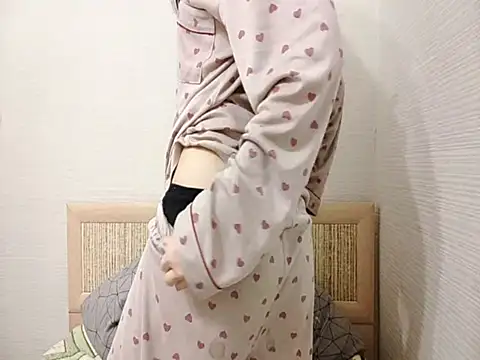 AliceMilati stripchat live cam model
