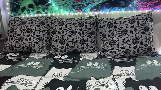 Reboot_F5 stripchat live cam model