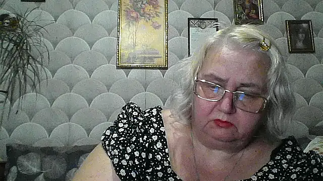 MarinaFarina53 stripchat live cam model