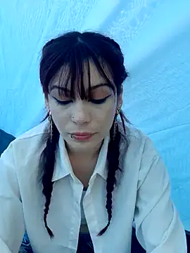 _yuyi stripchat live cam model
