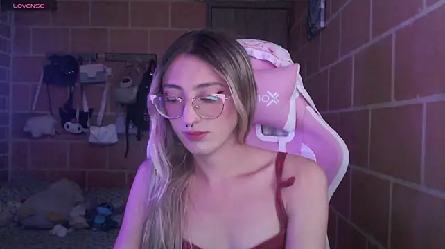 Andrea_camilaaa stripchat live cam model
