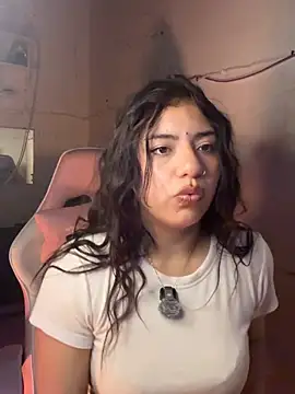venus_aura stripchat live cam model