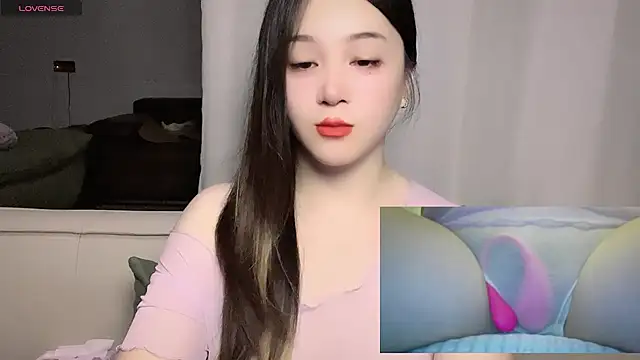 woaiqinqin stripchat live cam model