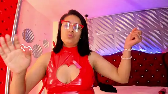 Roxanne_Han stripchat live cam model
