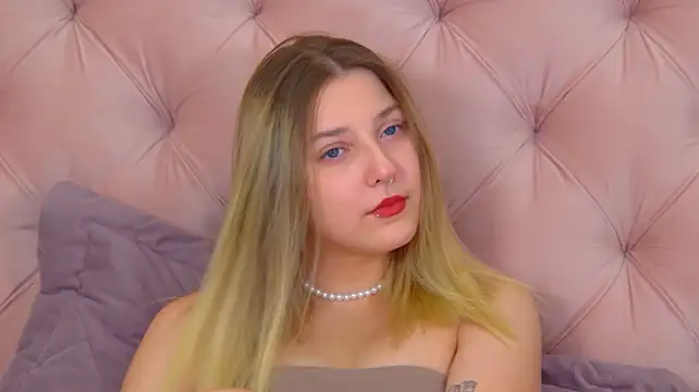 TinnaBurton stripchat live cam model