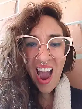 Melinerd stripchat live cam model