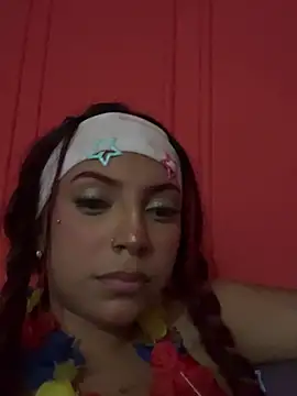 GiaRedd stripchat live cam model