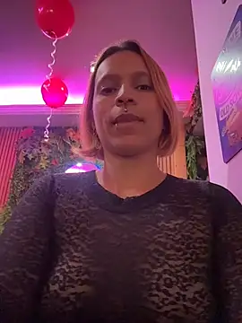 Mia_0-4 stripchat live cam model