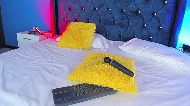 violetsmith1_ stripchat live cam model