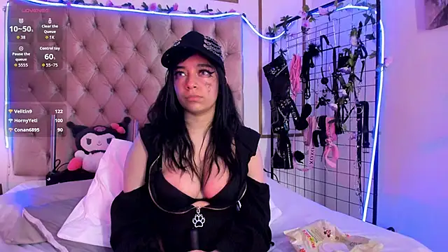 kira_Berry_ stripchat live cam model